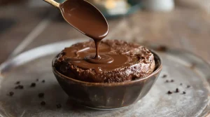 Fini le beurre dans les gâteaux : cet ingrédient inattendu rend votre gâteau au chocolat ultra-moelleux, plus léger et irrésistible