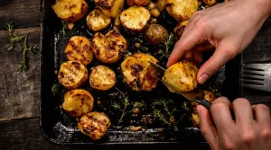 Pommes de terre au four : l’astuce toute simple qui les rend ultra croustillantes à tous les coups